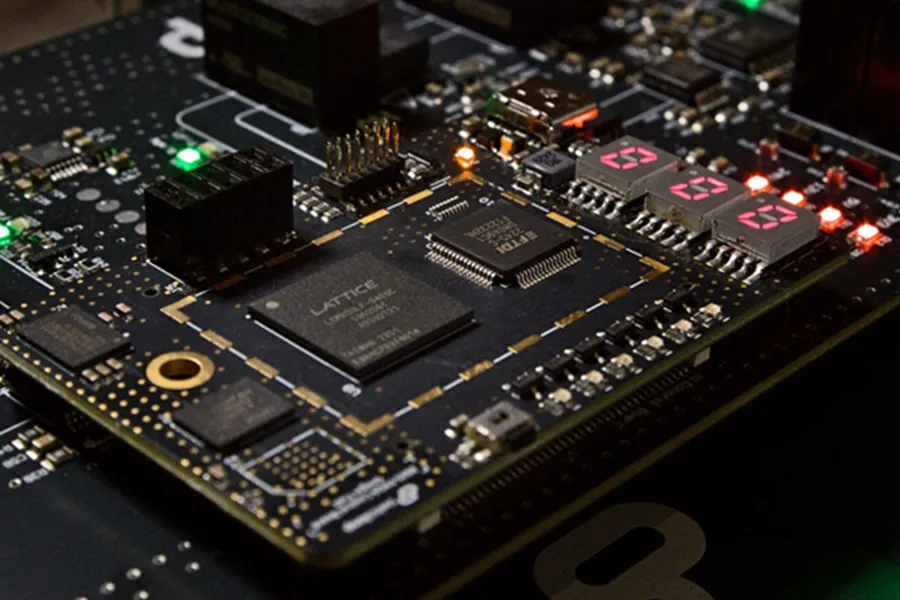 1755155646406782.png 搭载MachXO3 9400C的FPGA控制板.png