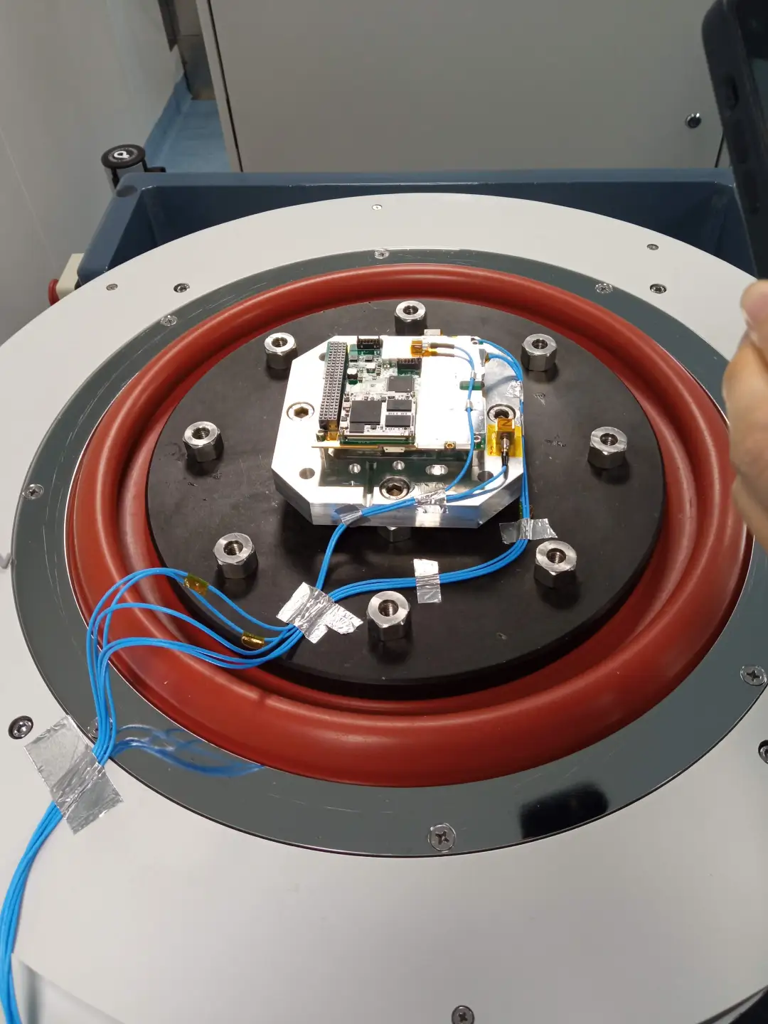 1758005224458874.png 通信板振动测试1.png