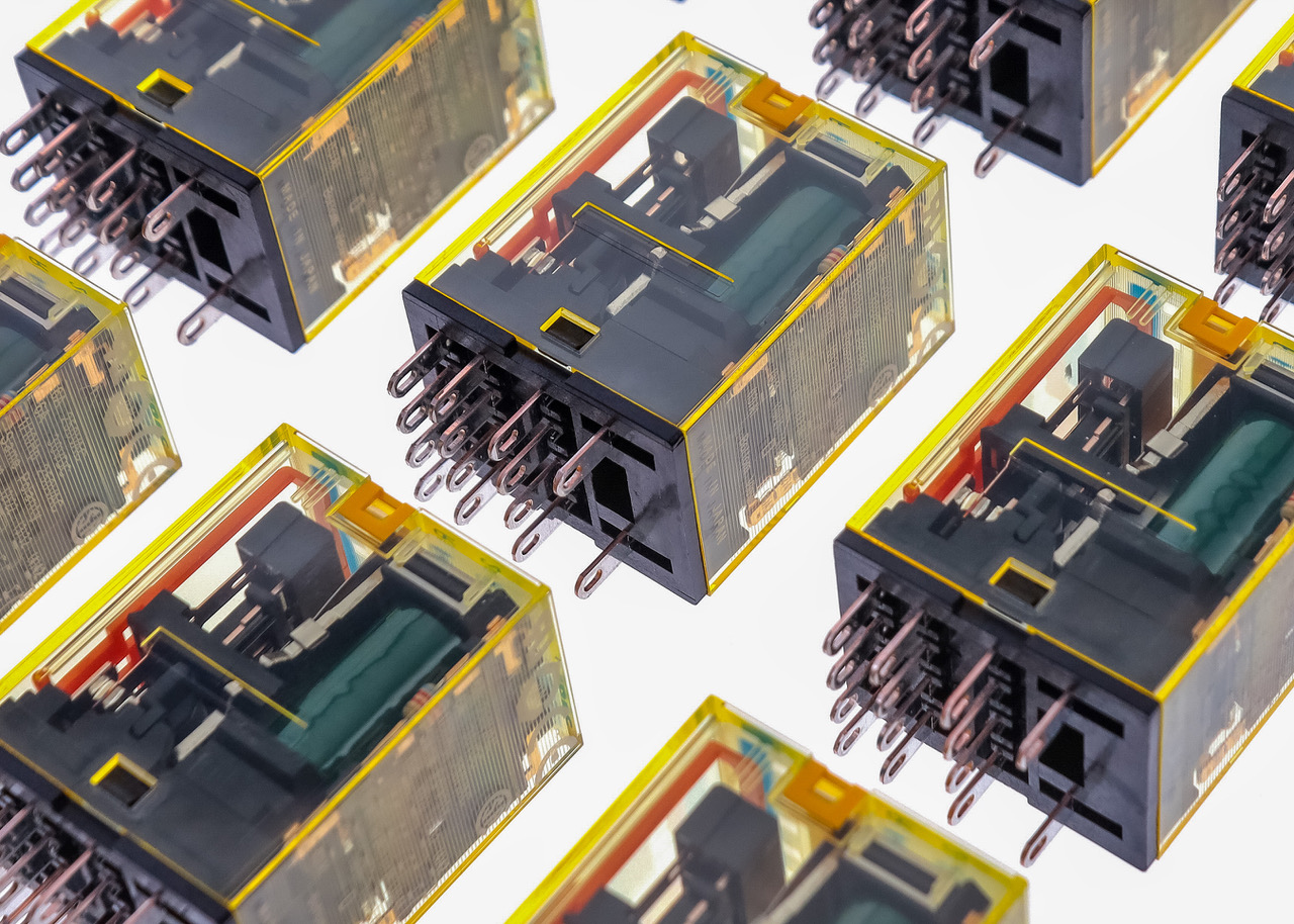 IDEC RELAY DIAGONAL VIEW-CROP.jpeg