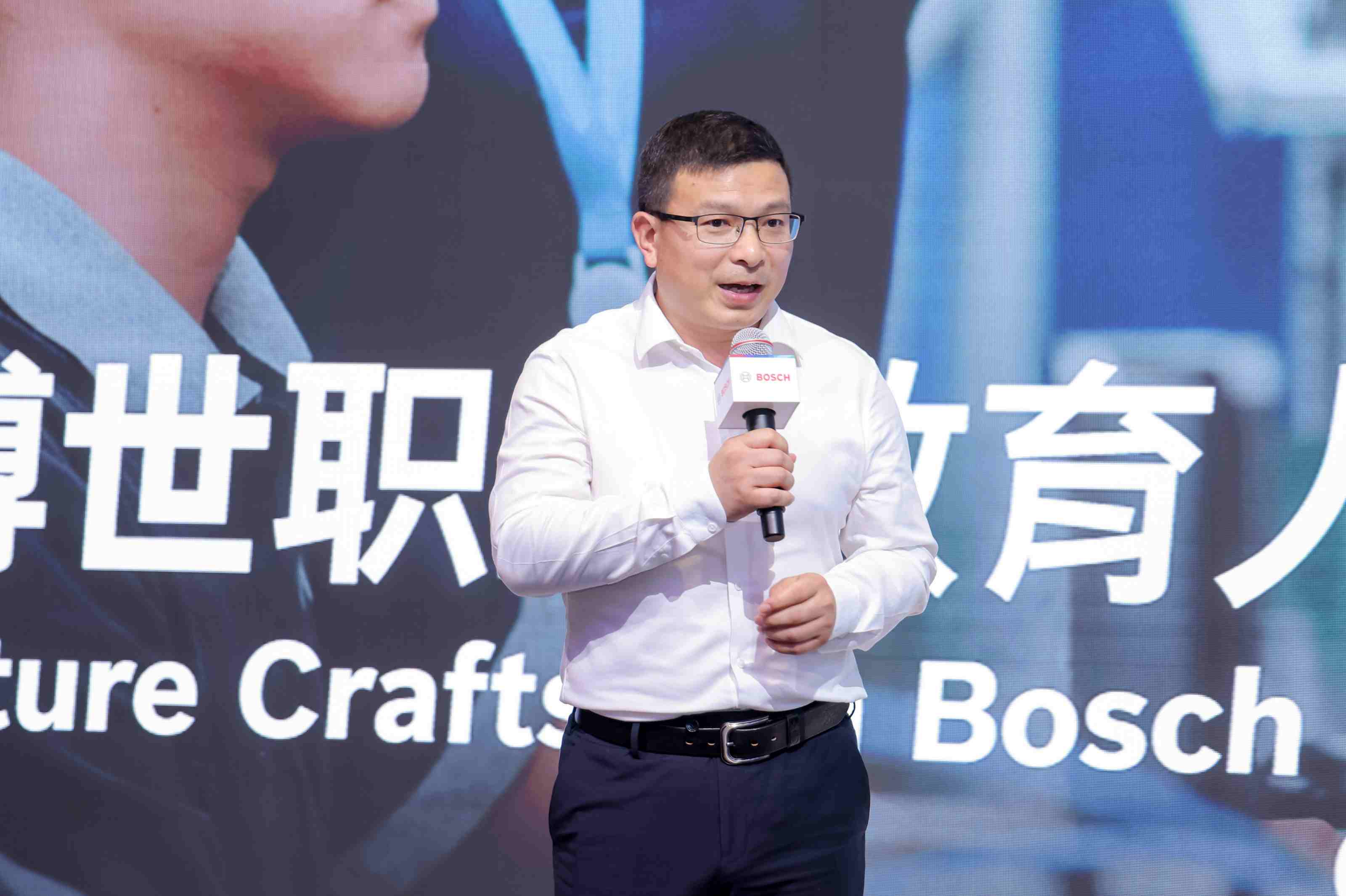 03 - 广州番禺职业技术学院智慧汽车学院党总支书记宋良杰发言 (1).jpg