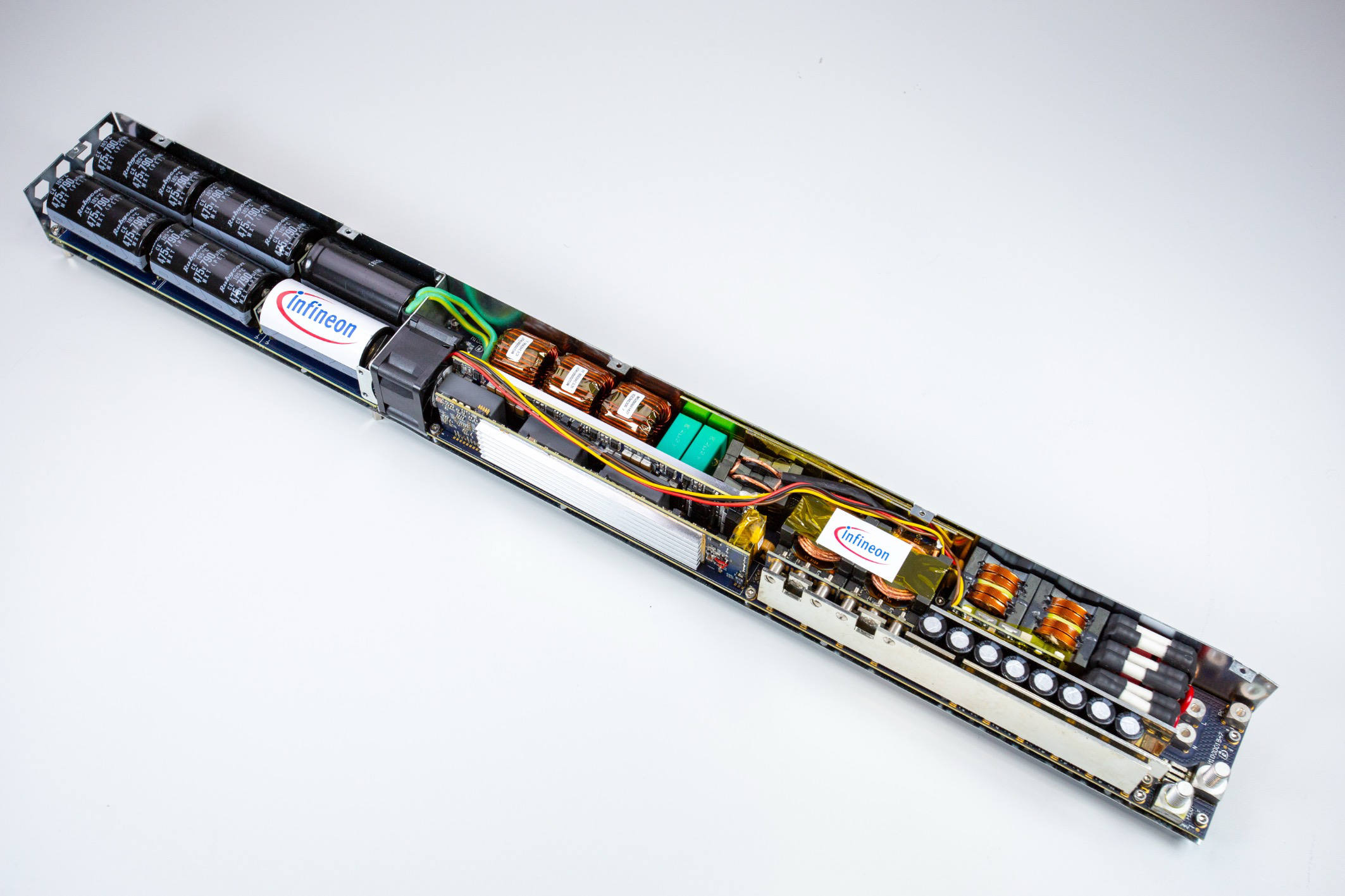 1757561767796435.jpg 配图:英飞凌12kW PSU参考设计.jpg