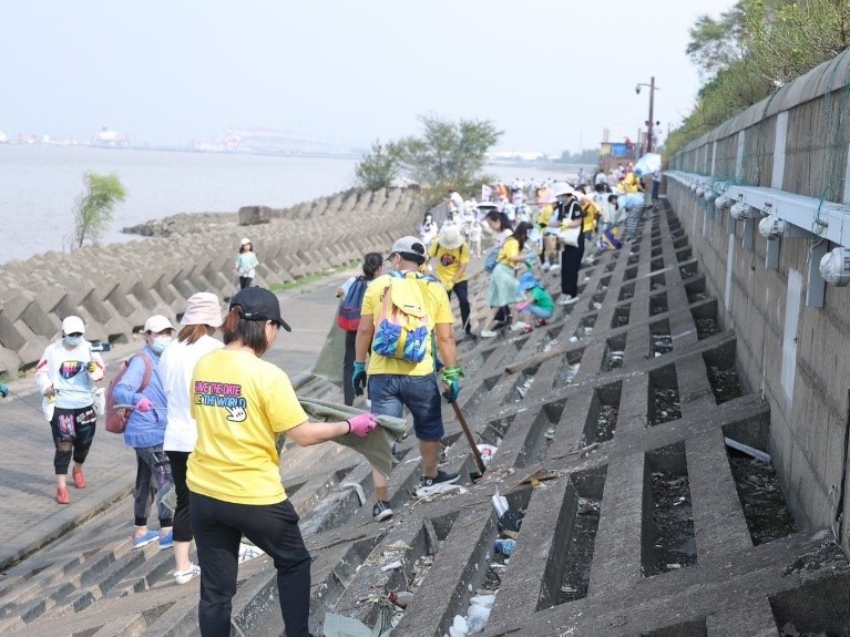 1758099629401343.jpg 3.jpg