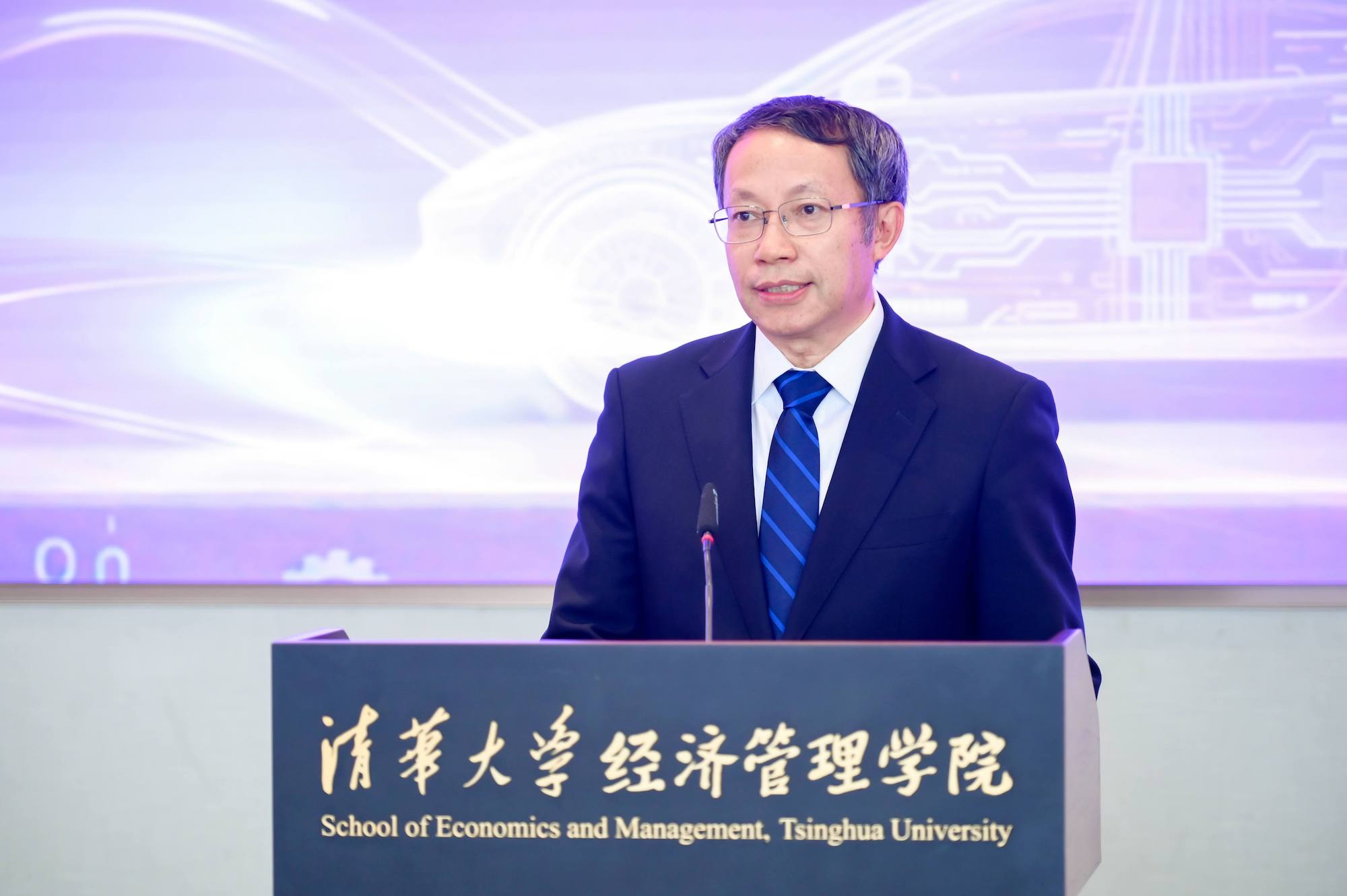 1758178670929952.jpg 6、中国工程院院士、清华大学车辆与运载学院教授、智能绿色车辆与交通全国重点实验室主任李克强.jpg