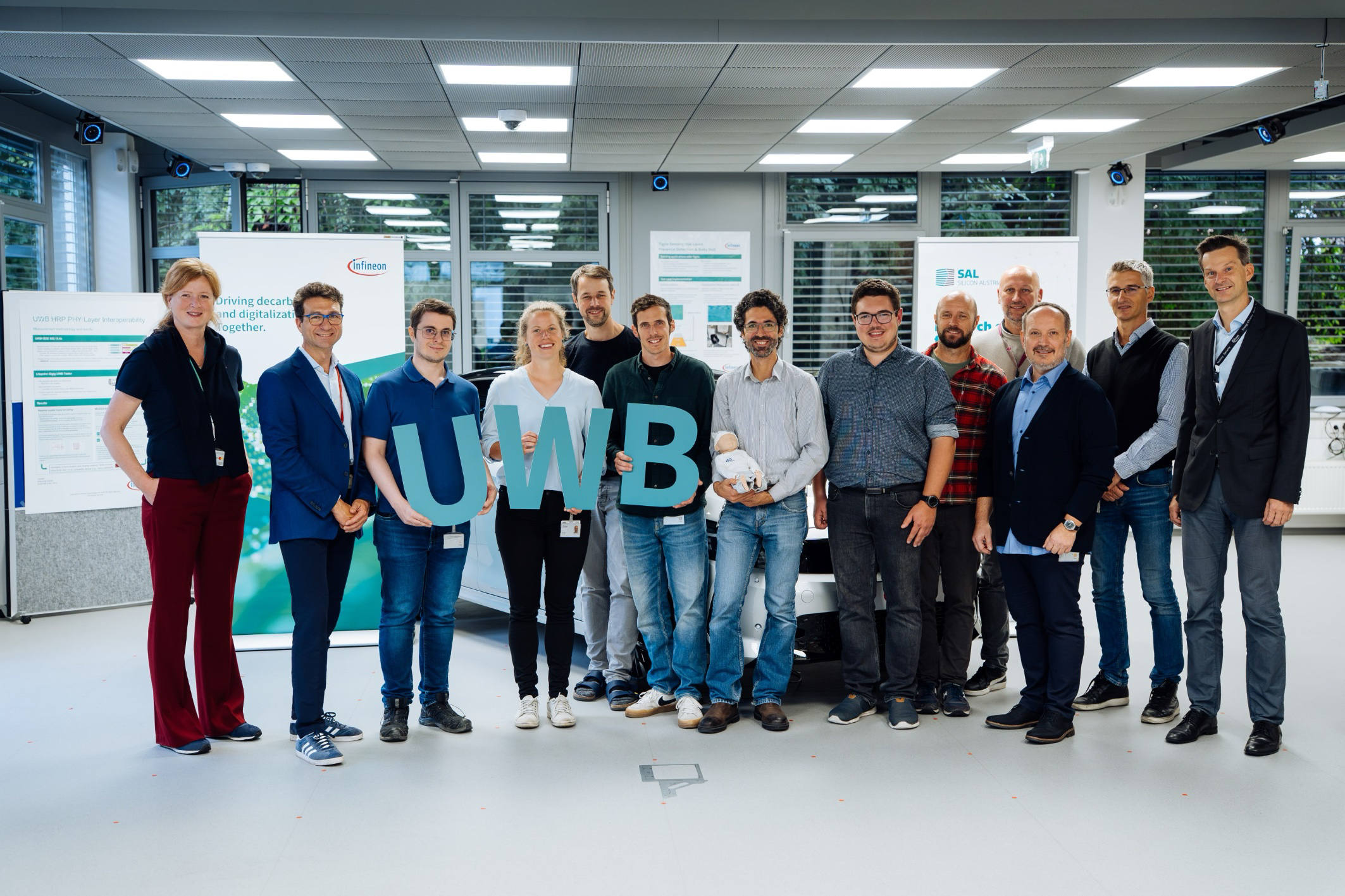配图2：英飞凌格拉茨超宽带（UWB）应用实验室团队.jpg