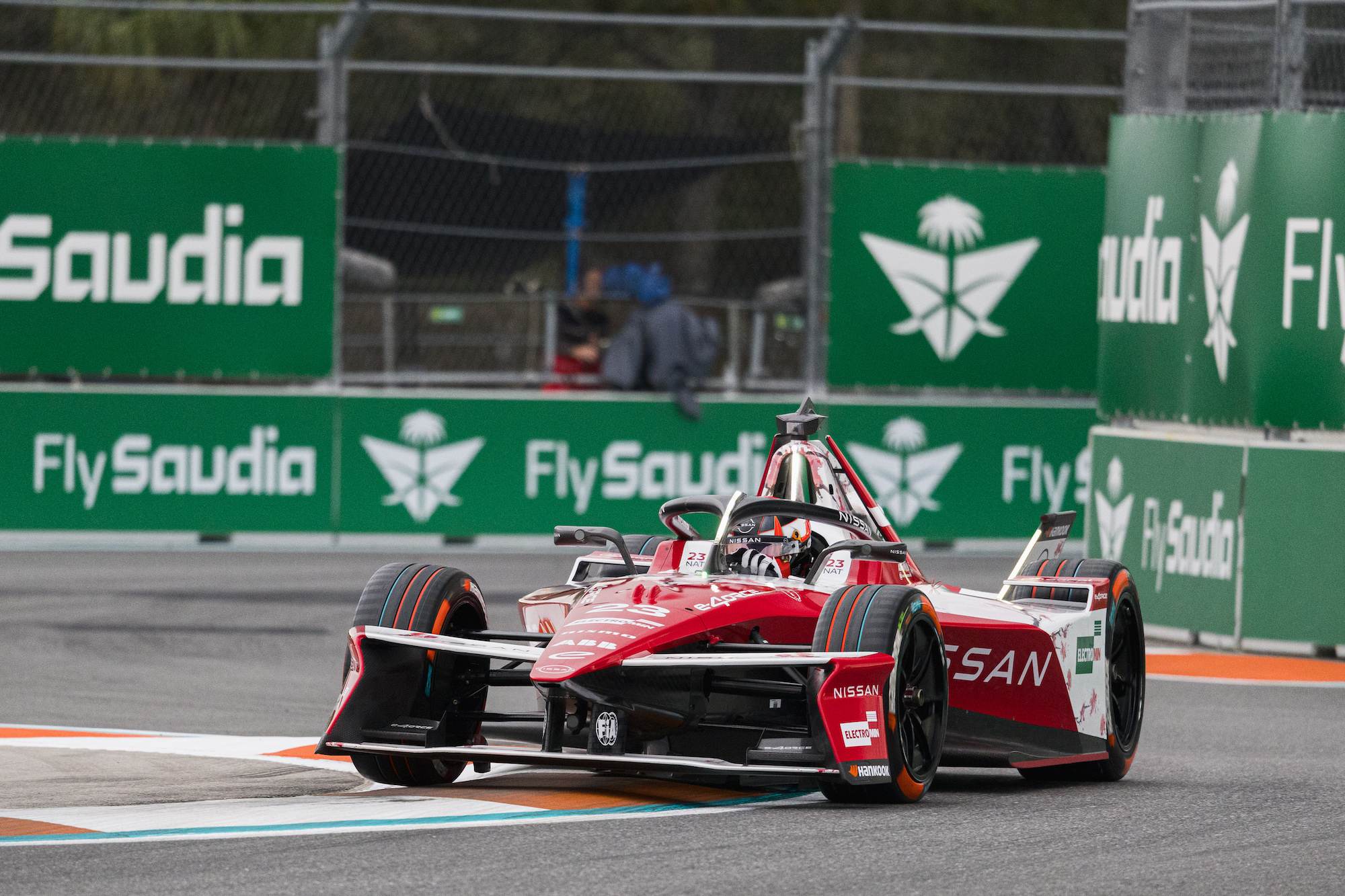 2、吉达站比赛是日产Formula E车队提升积分榜排名的重要机会 (1).jpg